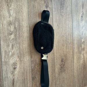 Lululemon Black Sherpa Belt Bag